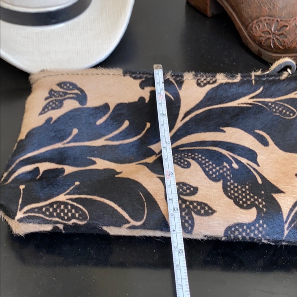 Wristlet - Picture 4 of 6